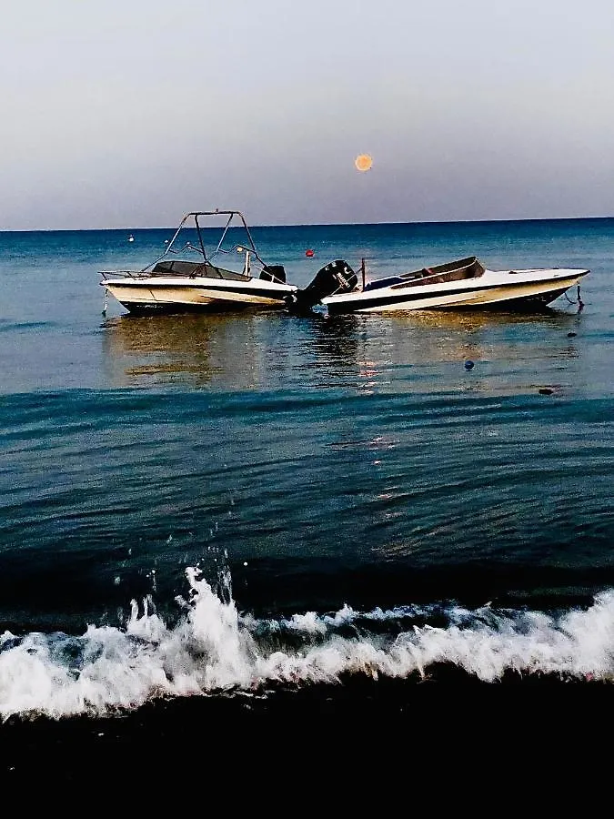 Bali Suites 101 Larnaca 0*,  Cypr